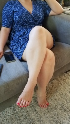 myprettywifesfeet:My pretty wife looking porn pictures