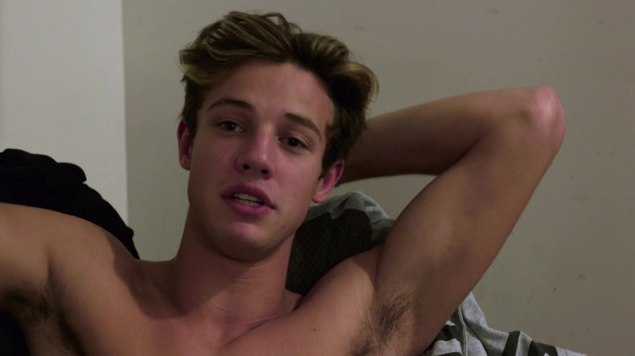 auscap:Cameron Dallas - Chasing Cameron
