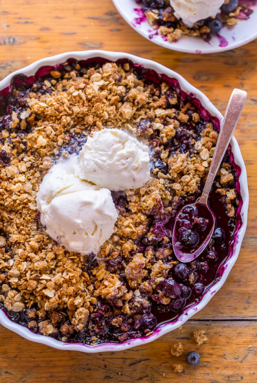 sweetoothgirl:The Best Blueberry Crisp