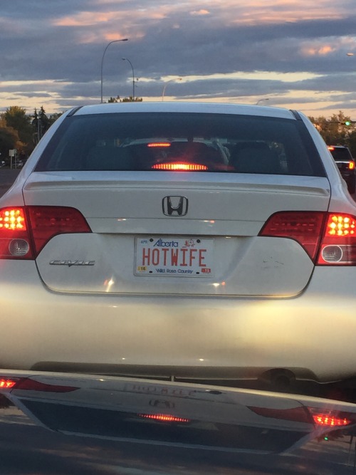 mrandmrstwistedpervert:Of all the people that could’ve pulled up behind this car…. Now I want to fin