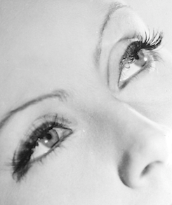 sourvix:  Greta Garbo photographed in 1931 by Clarence Sinclair Bull   