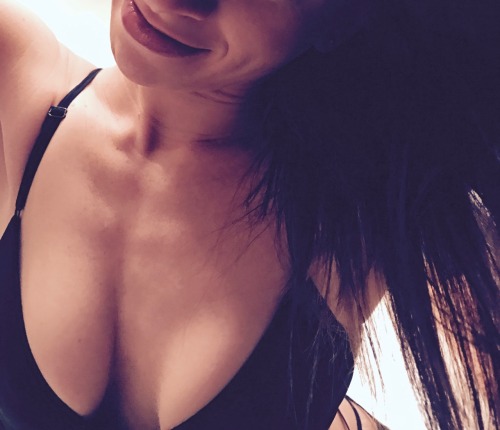 realhotwife88:  Saying that I love her mouth Is an understatement  ❤️️👄❤️️