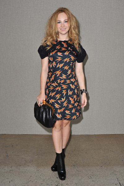 soulsbeyondrepair:  Juno Temple - Favorite red carpet look. 
