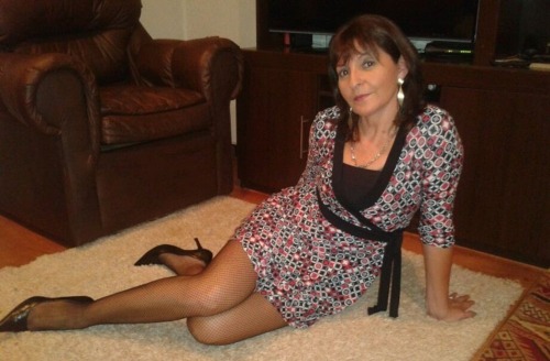 perfectly-mature-cougars:  har59:  Erica from Chile  MATURES, MILFS, GRANNIES AND GILFS