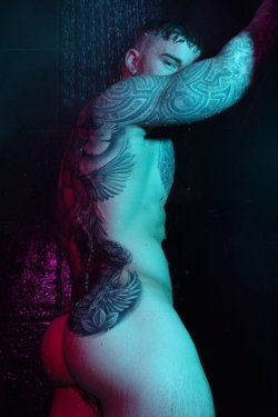 iwanturbutt:  Chris Hatton