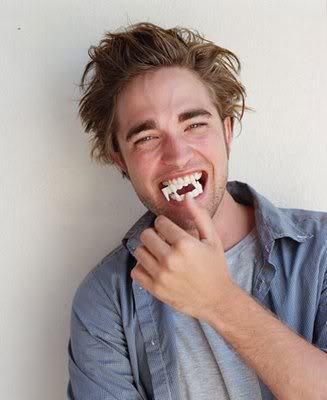 Porn photo Looks like you need dental work (Robert Pattinson)