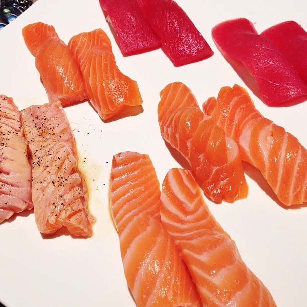 fuckyeahjohnny:  Sushi 🍣😋 #sushi #eatclean #iifym #iifymfood #iifymouth #ruriel_pete