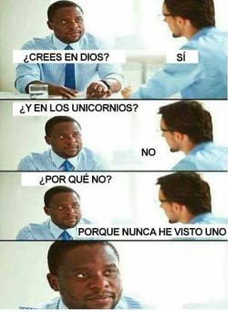 humorhistorico:  El razonamiento de un creyente, no existe, pues creer en dios es irracional.