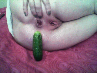 thelanaspussy:  I have 200 followers.thx!!!! and this is my open ass waiting for