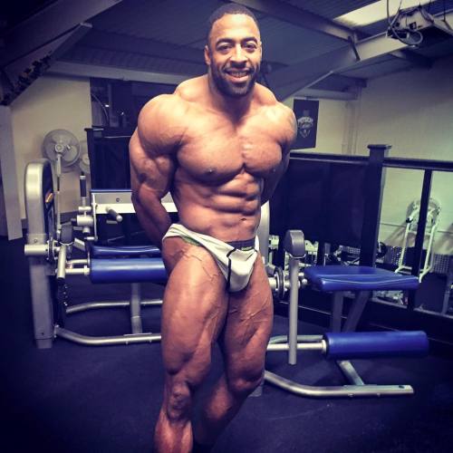 thickasawrist:  Micquel Wright 