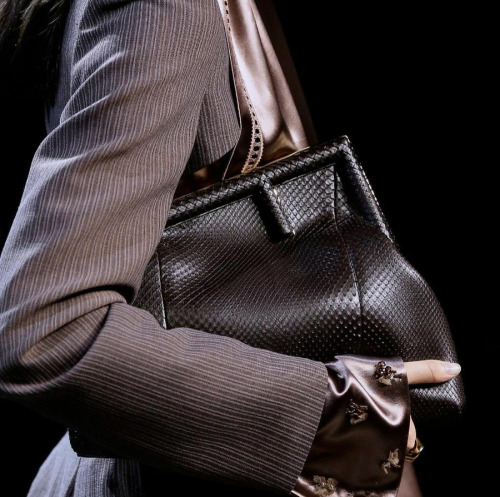 Trendy Bag for FW21: 90′s logo bag.Fendi, Givenchy, Philipp Plein, Tod’s, Moschino, Valentino, Gucci