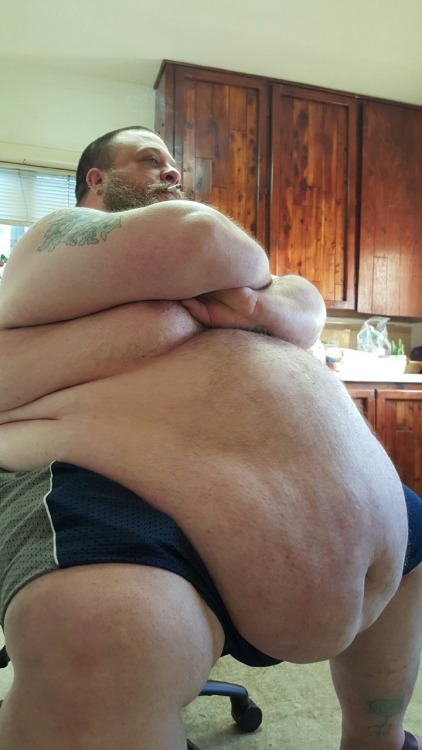 inkedfatboy: bauchliebhabear: chubstermike:  bigcopedipper: Hi. I’m Droopy. The absolute sexiest “Dr