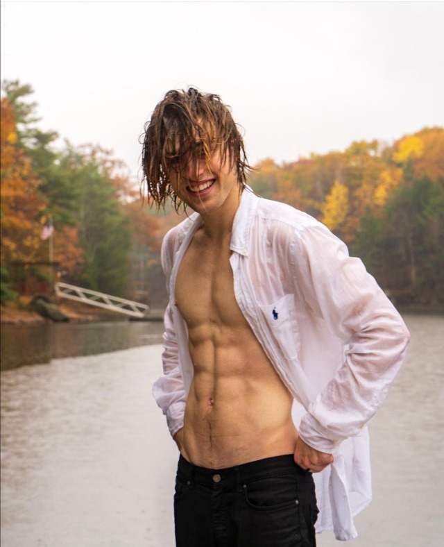 santaferomantic:nerdinthemoon:Nick Vogt