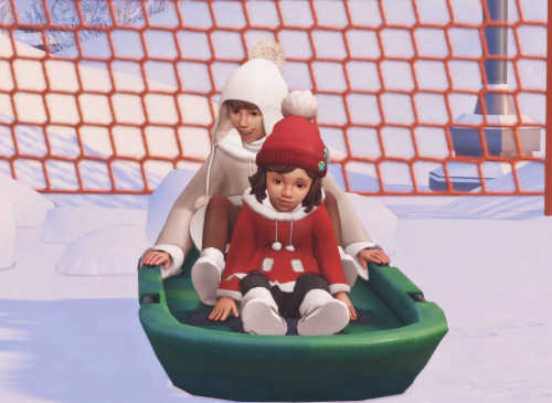 littletodds:Lookbook Ready for snowy escapeGirlCyo Coat @madlensims (Early Access)Turtleneck By @sim