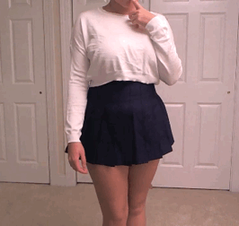 kissmyneck-please:  A little tease ♡ 