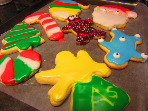 generation-fucked-nostalgia:Christmas Cookies by Rudy Garcia