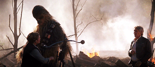 denisvileneuve:Episode IV - A New Hope (1977) // The Force Awakens (2015)