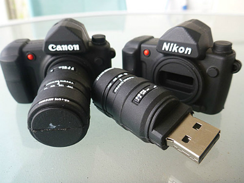 kogumarecord: 一眼レフカメラ型USBメモリ 8GB(Nikon) / ダイビングと海の通販サイト Dive Market