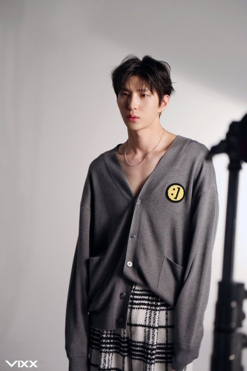 officialrovix:Leo for Theatre+ Magazine September Issue Shooting Behind | © Naver