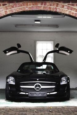 gentlemansessentials:  Mercedes Benz  Gentleman’s