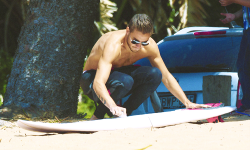 thomasbsangster-blog:   Liam from One Direction goes surfing at Whale Beach in Sydney 