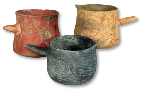 These cups were excavated at the site of what was once Cahokia, and date to around 1100 CE. They bea