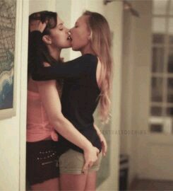 lesbian-through-life:  One for the road