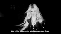 psychotic-torture:  sad black and white blog, I follow back similar