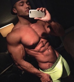 hotmaleunderwear:  http://hotmaleunderwear.tumblr.com 
