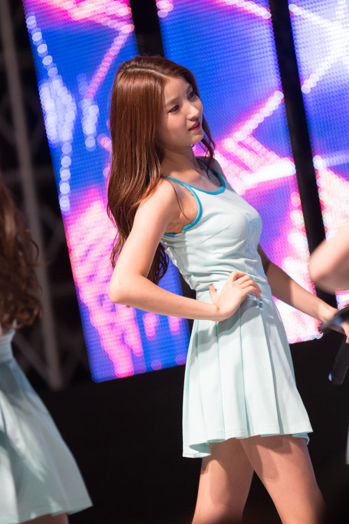 hot-kpics:  Beautiful Sowon! 