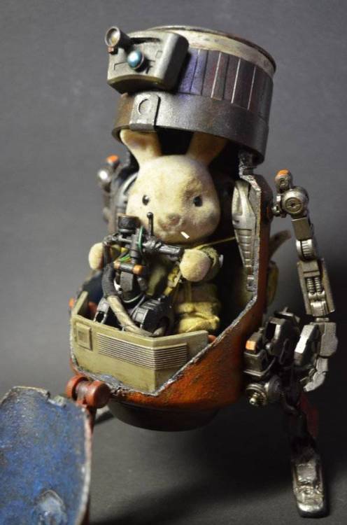 depthwitchblog:dollsahoy:theinturnetexplorer:Dude turns little bunny toy into a battle hardened warr