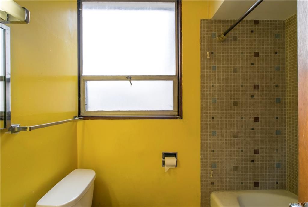 househunting:   $165,000/4 br/2000 sq ft Buffalo, NY   