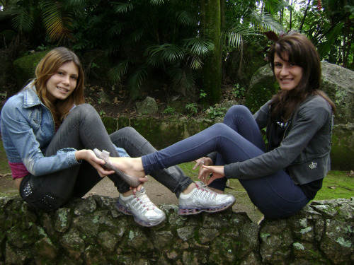 Here are the Beautiful M sisters going the park. These lovely ladies find a rock, sit down and begin