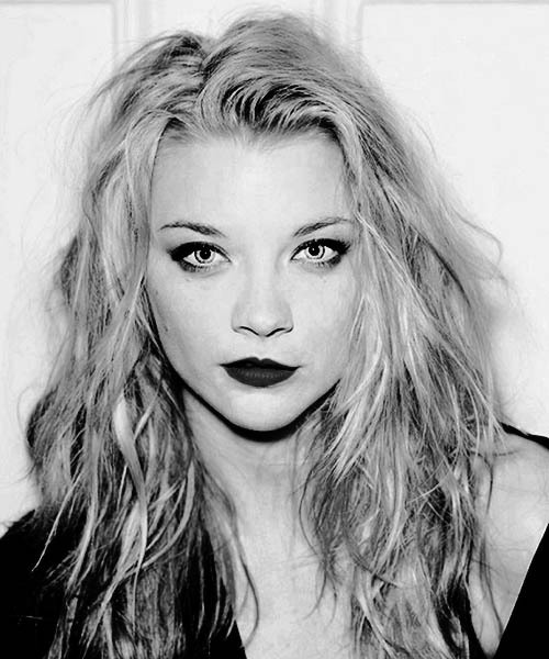 nataliedormersource: “I have an asymmetrical mouth. I have a naturally crooked