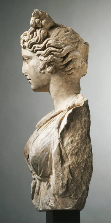 Roman (Antonine Period) — Colossal Bust of a Goddess or Personification, 160-190 AD.  Sculpture: Whi