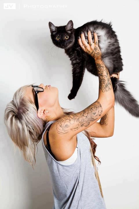 hotgirlswithsexytattoos:  http://picbay.info/hot-girls-with-tattoos/1715