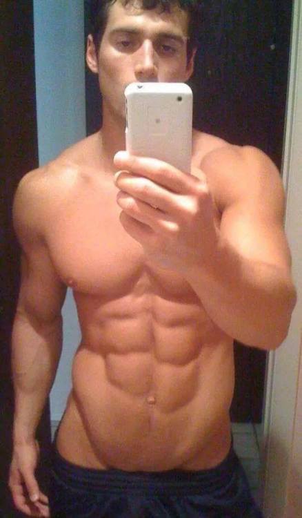 meniloveat5280:  Follow for over 100,000 examples of The Art of Man.  With over 30,000 fans, something is going right.