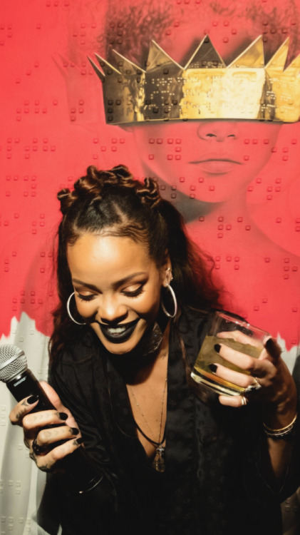 partylocks - Rihanna Lockscreens (iPhone 6/6s)please like,...