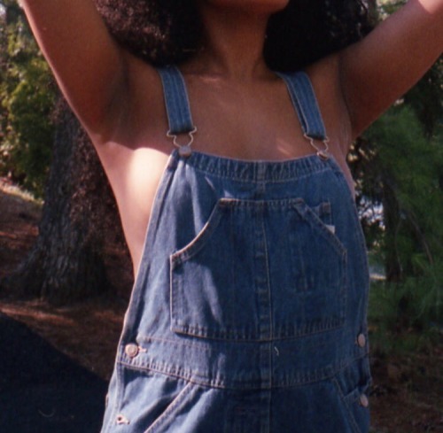 priiincessaurum: Curly Girls Club ft: me  Shot by: @fictionalphina