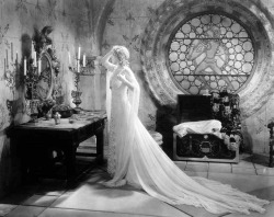 wehadfacesthen:  Mary Pickford in The Taming of the Shrew (Sam Taylor, 1929)