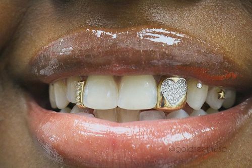 fuckrashida:VS Diamonds Set in the form of a heart accompanied with Diamond Gap Filler.