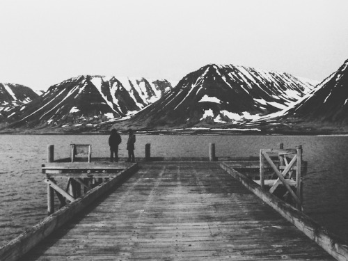 The sound the ocean is makingwhile you are walking thissqueaky planksÖnundarförður - WestfjordsMinol