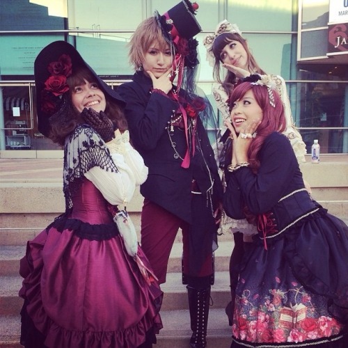 xharox:  “Laaaaaadiiiiesssss” My lovely friends and princesses~ 