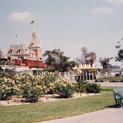 Outside the main entrance of #Disneyland in the 1950s. #disneyhistory #vintagedisneyland www