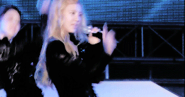 kemjo:  hyoyeon wearing black outfits during live performances for queenhyo  â™¡Â 