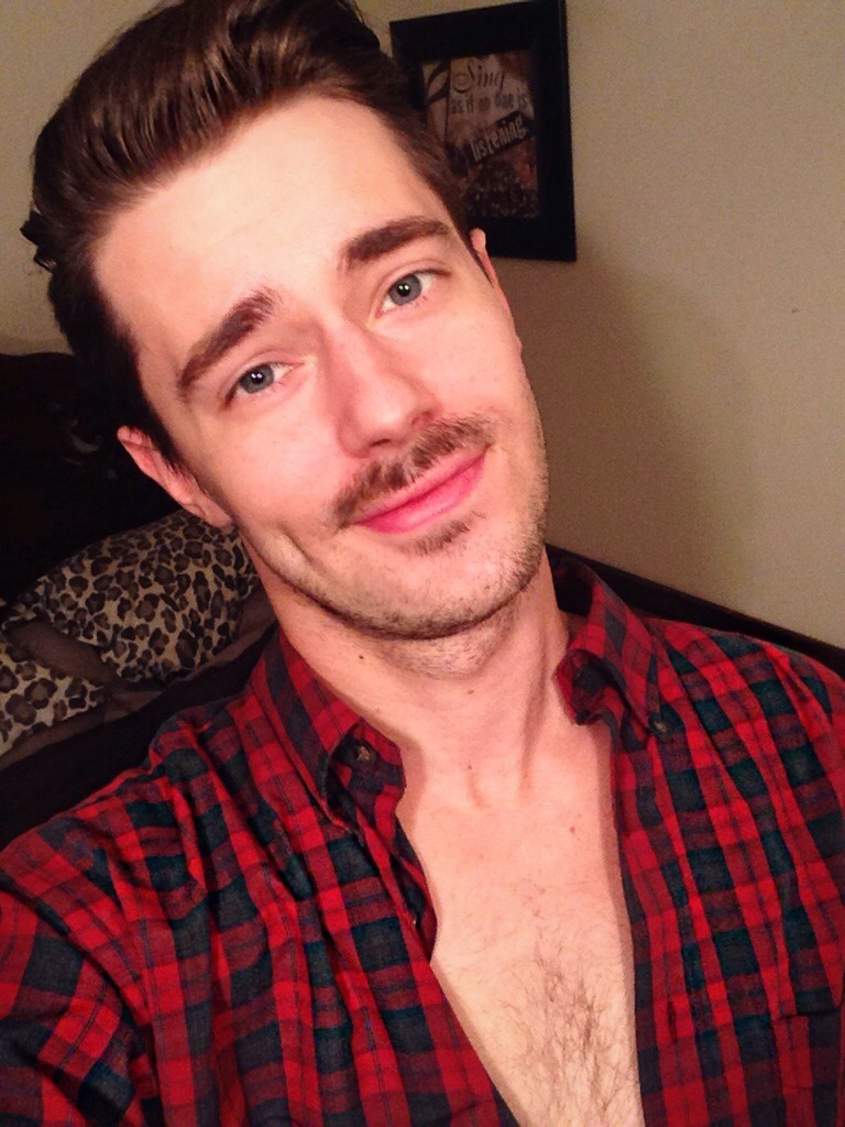 thechriscrocker:  nudityislove:  thechriscrocker:  So I can’t pull off facial hair