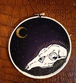 piss-soakedshoes:  Deer skull for a friend’s