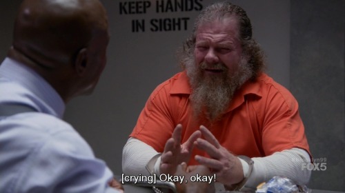 molly23:I didn’t know Patrick Rothfuss was on B99!