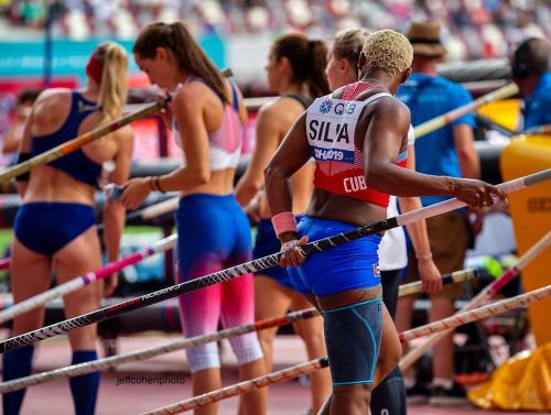 Pole vault World Champion Yarisely Silva, Cuba, prepares in Doha 2019. #vaulter . . . #yariselysilv