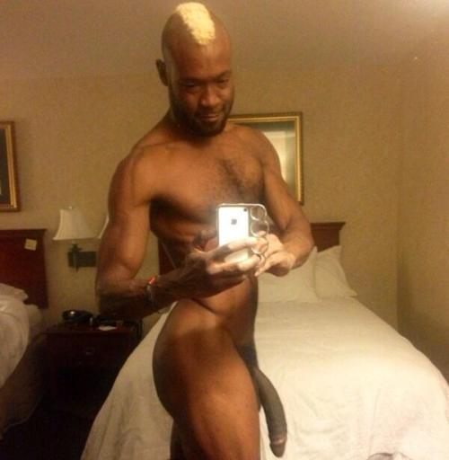 jasehouston:  poppasplayground:  #HappyThanksgiving from your #hot, hung #homie from #ThickDICKThursday @BubblePOPPA  Yuck